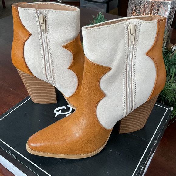 Qupid Slay Nude and Camel Western Bootie 8 - Picture 5 of 8